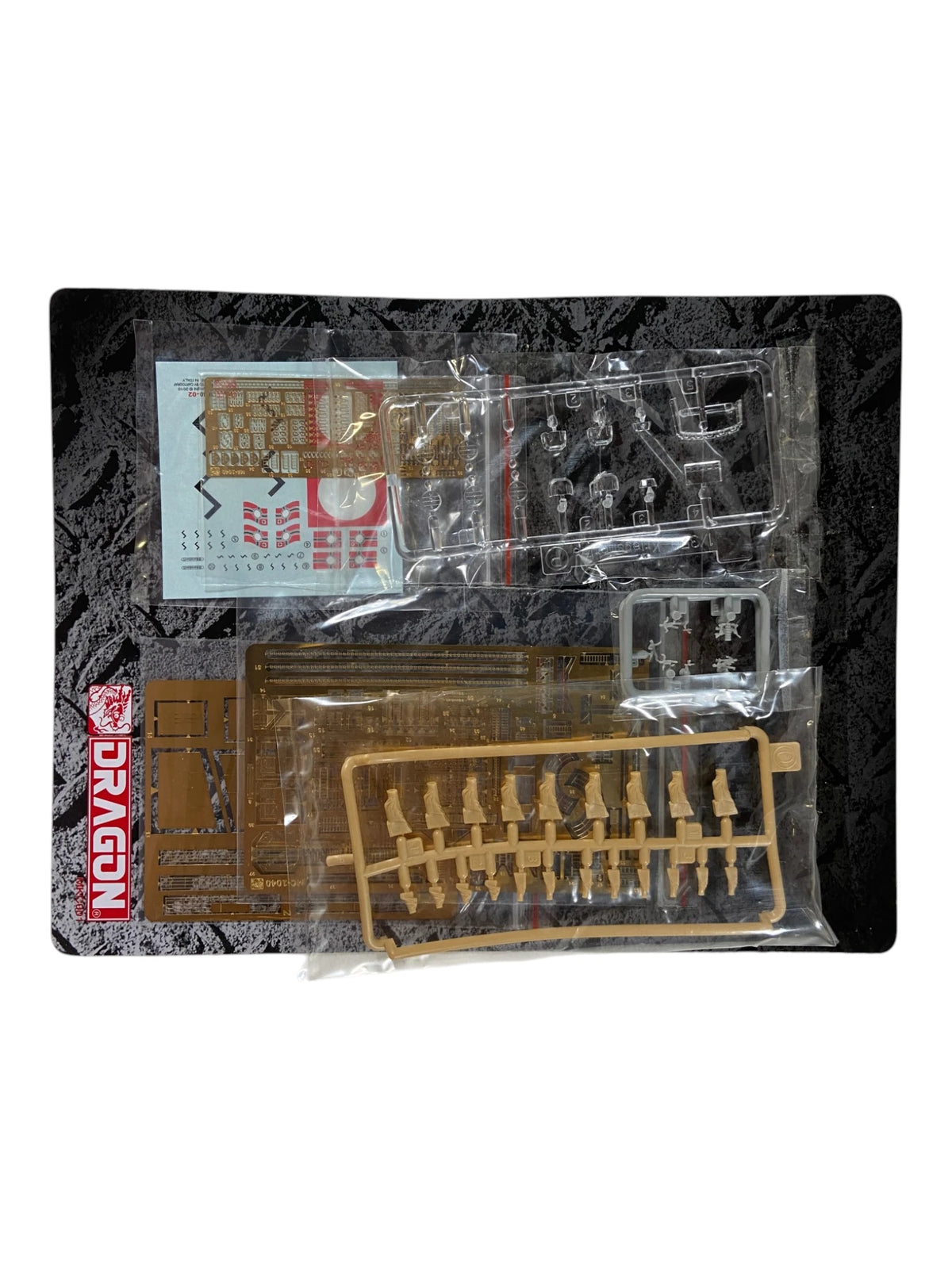 Dragon 1:350 German Battleship Scharnhorst 1943 incl. upgrade set 1040