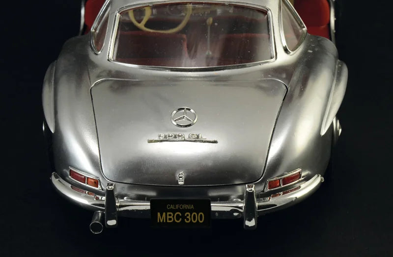Italeri 1:16 Mercedes-Benz 300SL Gullwing 3612