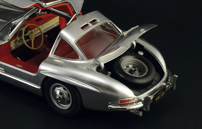 Italeri 1:16 Mercedes-Benz 300SL Gullwing 3612