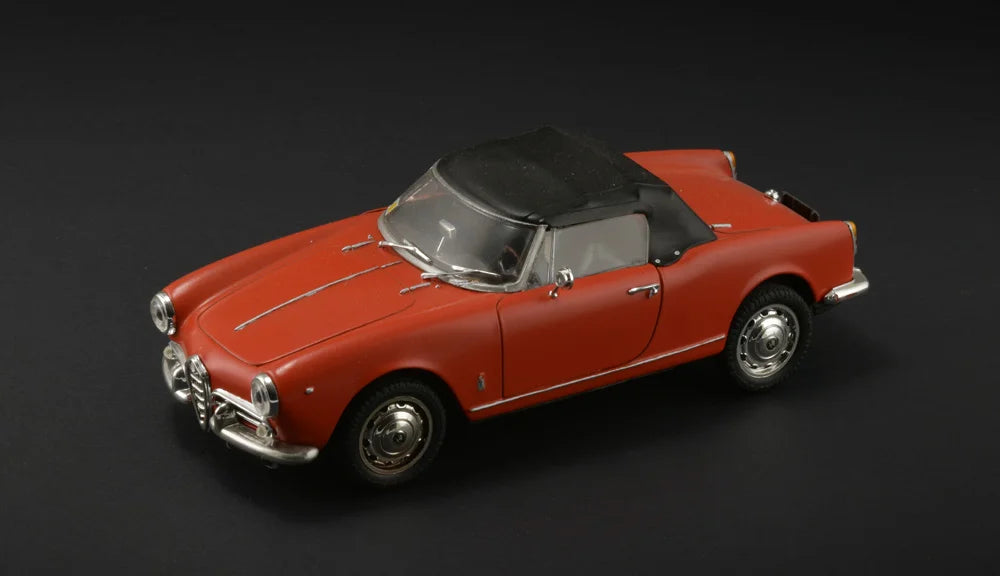 Italeri 1:24 Alfa Romeo Giulietta Spider 1300 3653