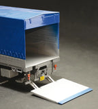 Italeri 1:24 Volvo F16 Globetrotter Canvas with elevator 3945