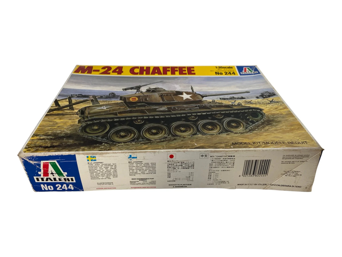 Italeri 1:35 M-24 Chaffee incl. upgrades 244