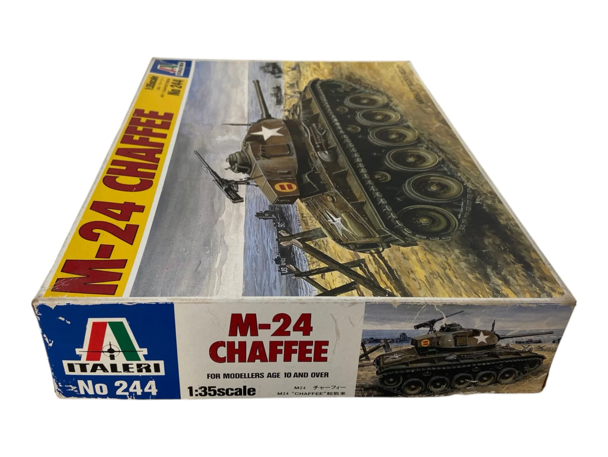 Italeri 1:35 M-24 Chaffee incl. upgrades 244