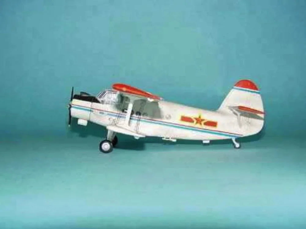 Trumpeter 1:72 Antonov An-2 Colt / Nanchang Y-5 01602