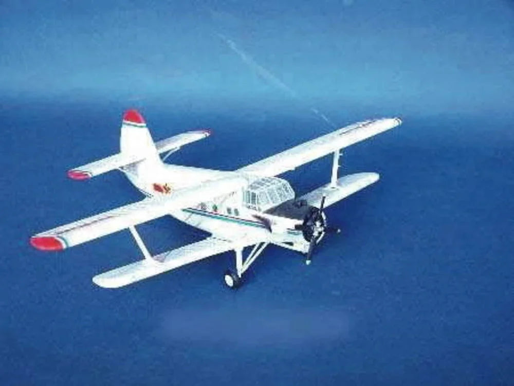 Trumpeter 1:72 Antonov An-2 Colt / Nanchang Y-5 01602